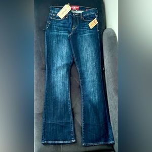 NWT LUCKY Brand Sofia Boot Jeans Size 27 style 7WC1003